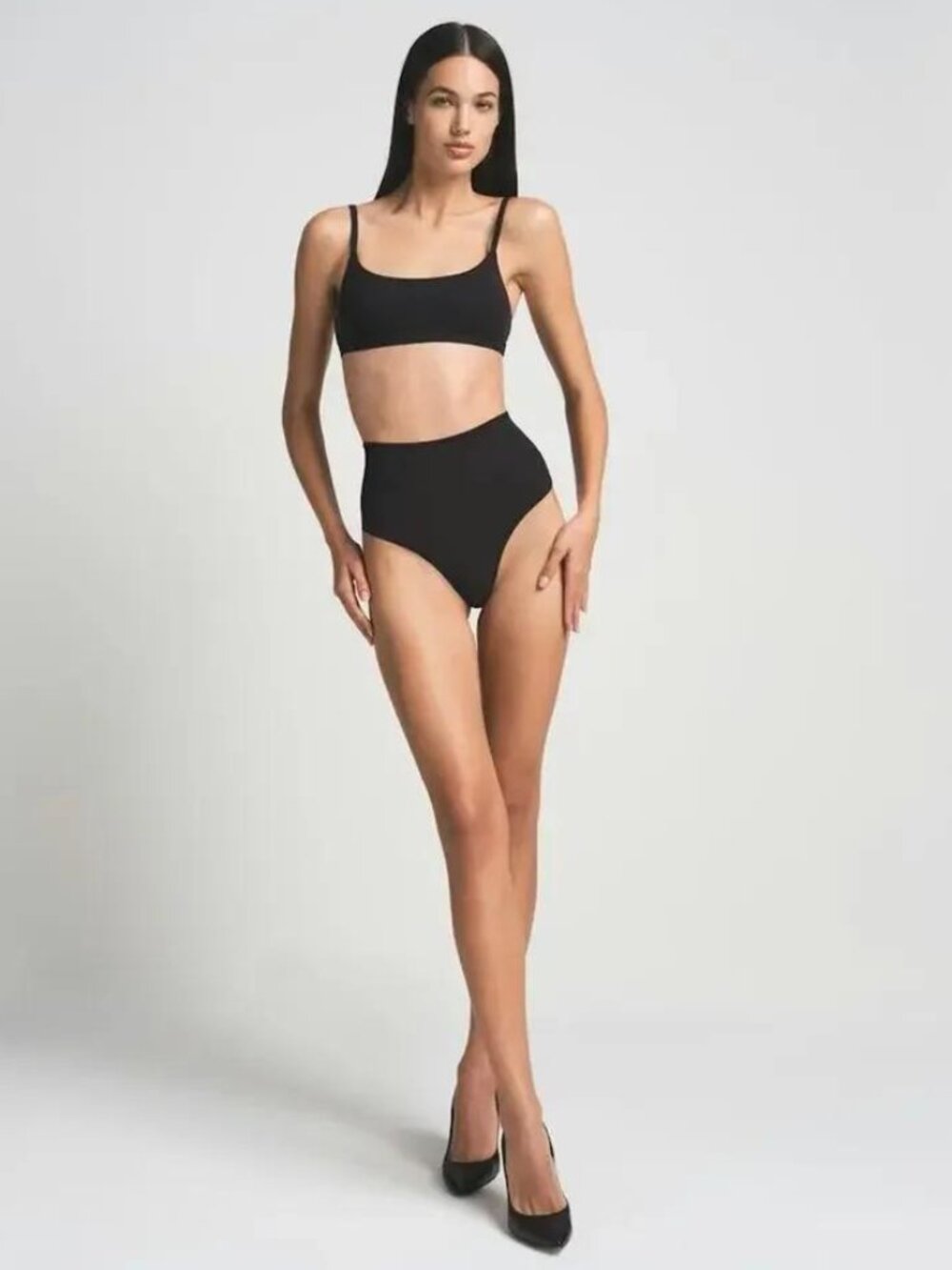 SKIMS High Waisted Shapewear Thong Black Medium Seamless Sculpt Brief NWT
